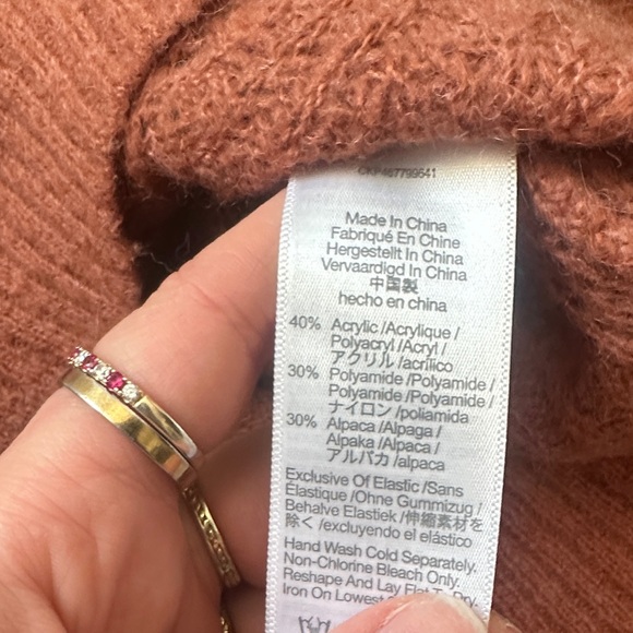 Madewell Alpaca Blend  V-Neck Sweater in Warm Rust - Picture 3 of 3